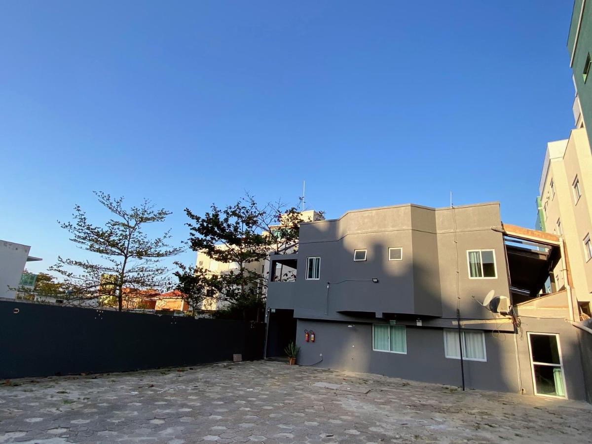 Residencial Melfi 3 Ap 3 Apartment Bombinhas Exterior foto